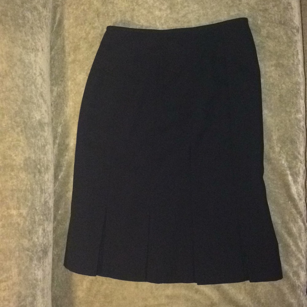 Black Evan Picone Business Skirt w/Pleated Bottom